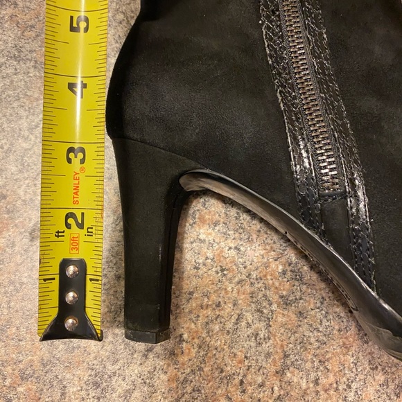 Anne Klein Black Leather Ankle Booties - Size 10 - Picture 4 of 6